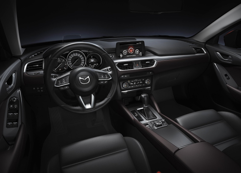 Illustration for article titled Here's A Close Comparison Between The 2018 Mazda 6 And The 2017 Mazda 6